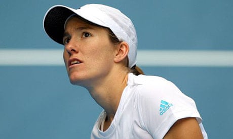 Justine Henin — Talento e Potência em Cada Golpe de um Corpo Pequeno no Circuito