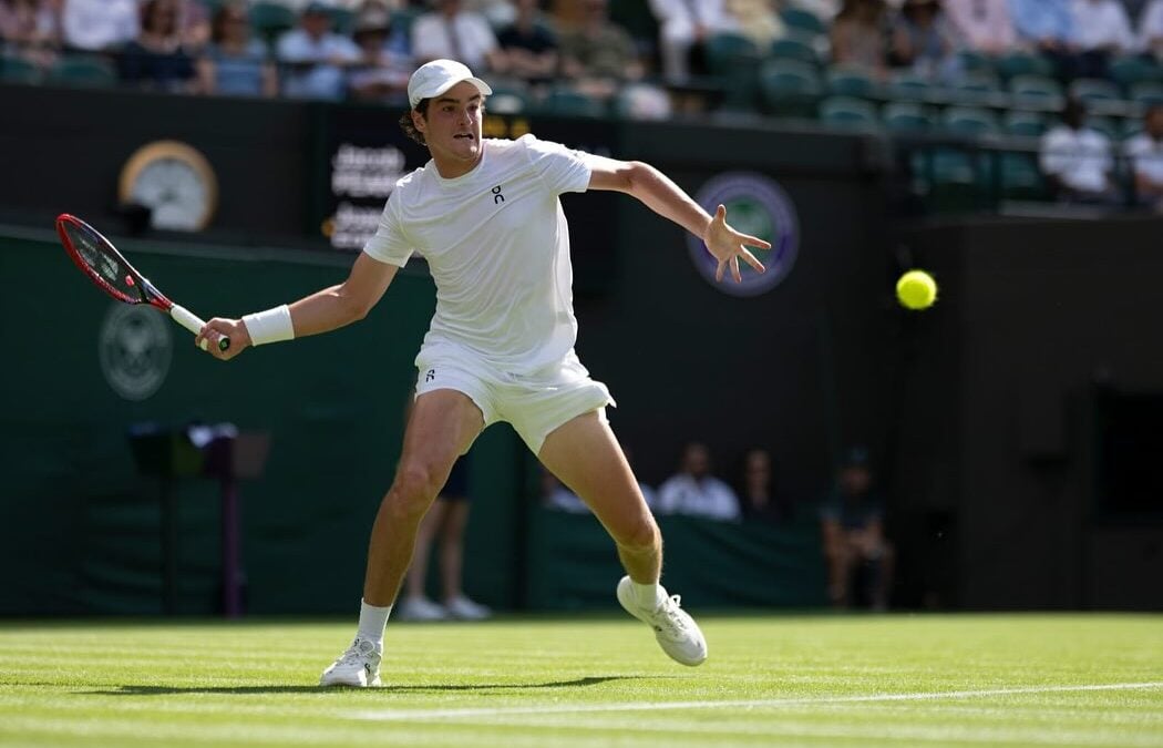 João Fonseca se despede de Wimbledon após derrota para chileno